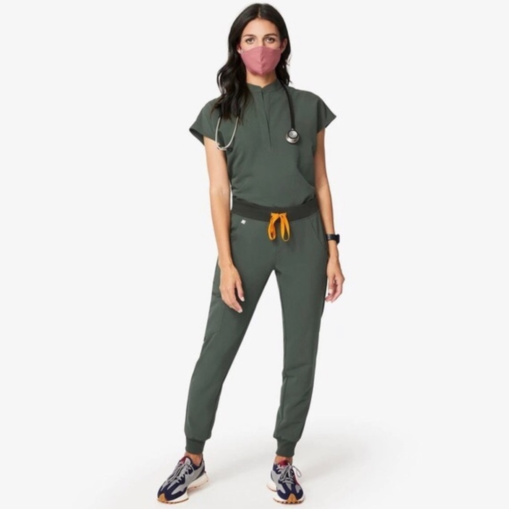 FIGS scrubs Moss Zamora Joggers Medium Petite